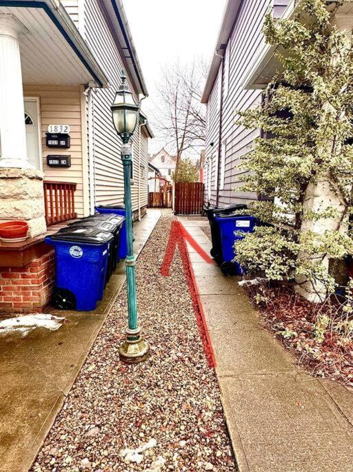 Appartamento Little House On 47Th Cleveland Esterno foto