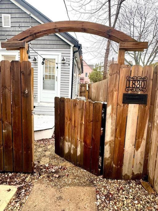 Appartamento Little House On 47Th Cleveland Esterno foto