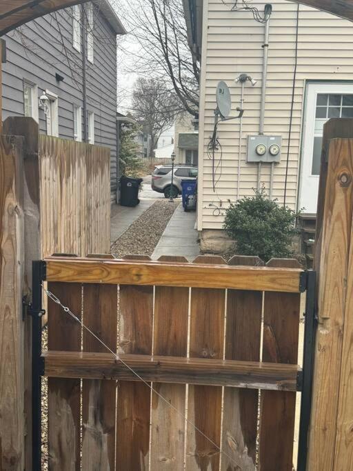 Appartamento Little House On 47Th Cleveland Esterno foto